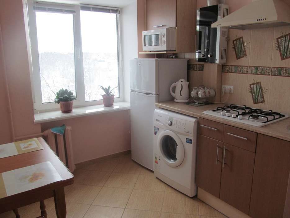 Здам подобово затишну однокімнатну квартиру центр всі зручності