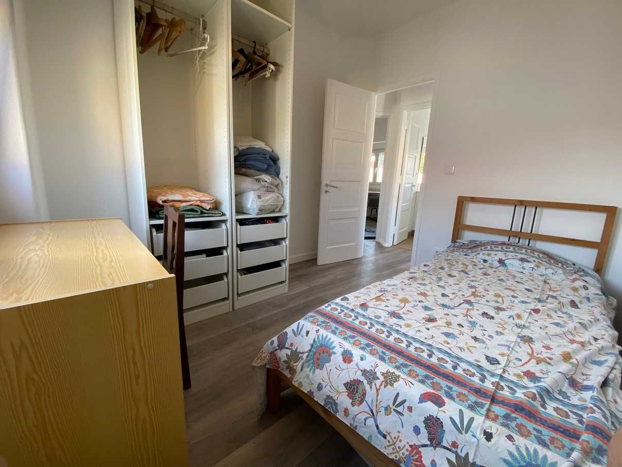 Alugam-se quartos em moradia Caselas/Restelo com jardim
