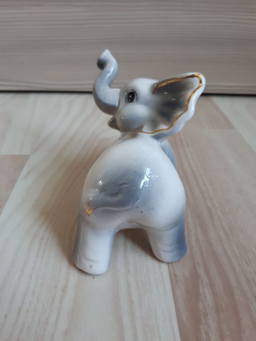 Mała porcelanowa figurka słoń słonik