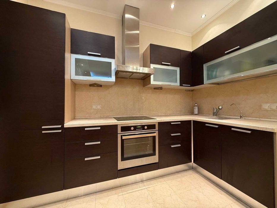 Оренда 2к, Коновальця 32Б, Печерськ, Центр, Генератор