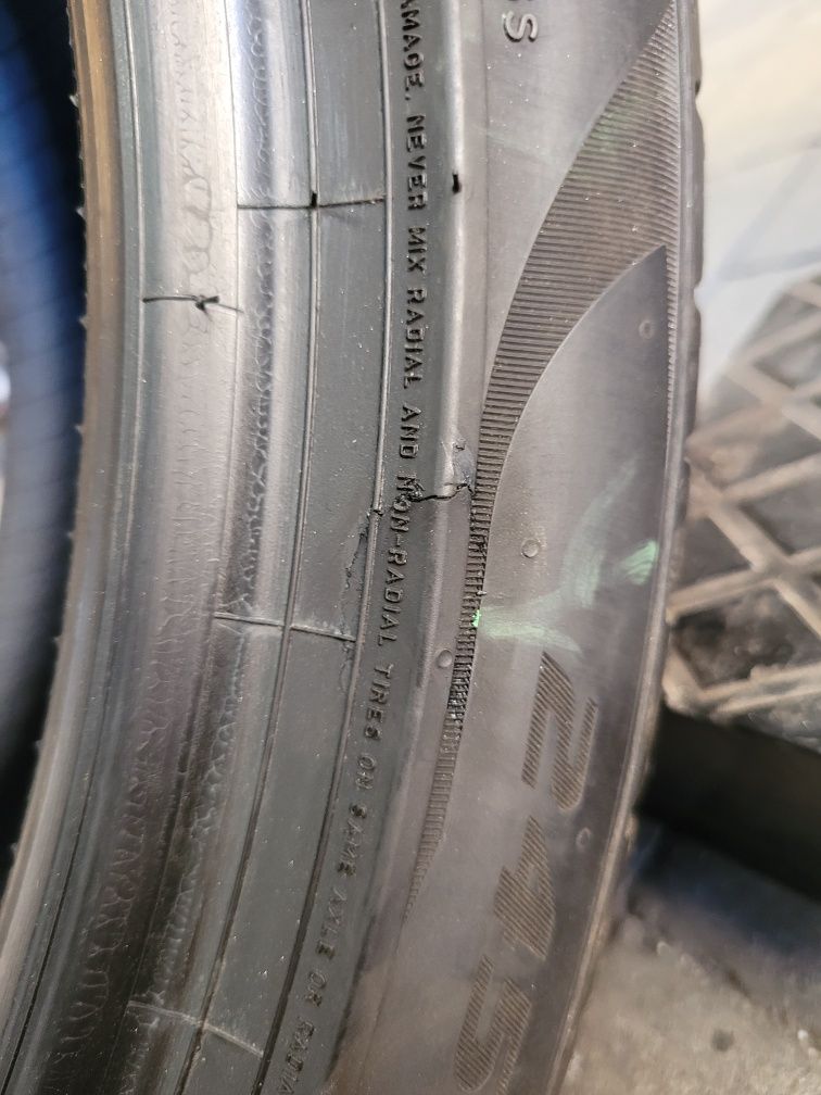 2x 255/40R20 Pirelli P ZERO 2023R 6mm