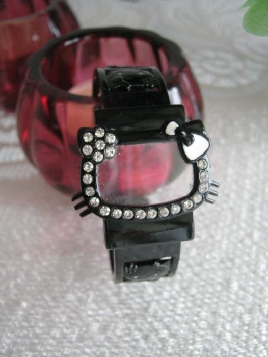 Hello Kitty Bransoletka (sukienka bluzka spodnie bluzeczka buty)