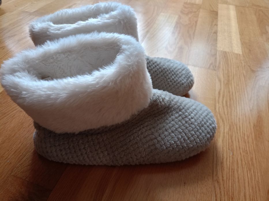 Теплі тапки нові CALM x cosy розмір 38 нові