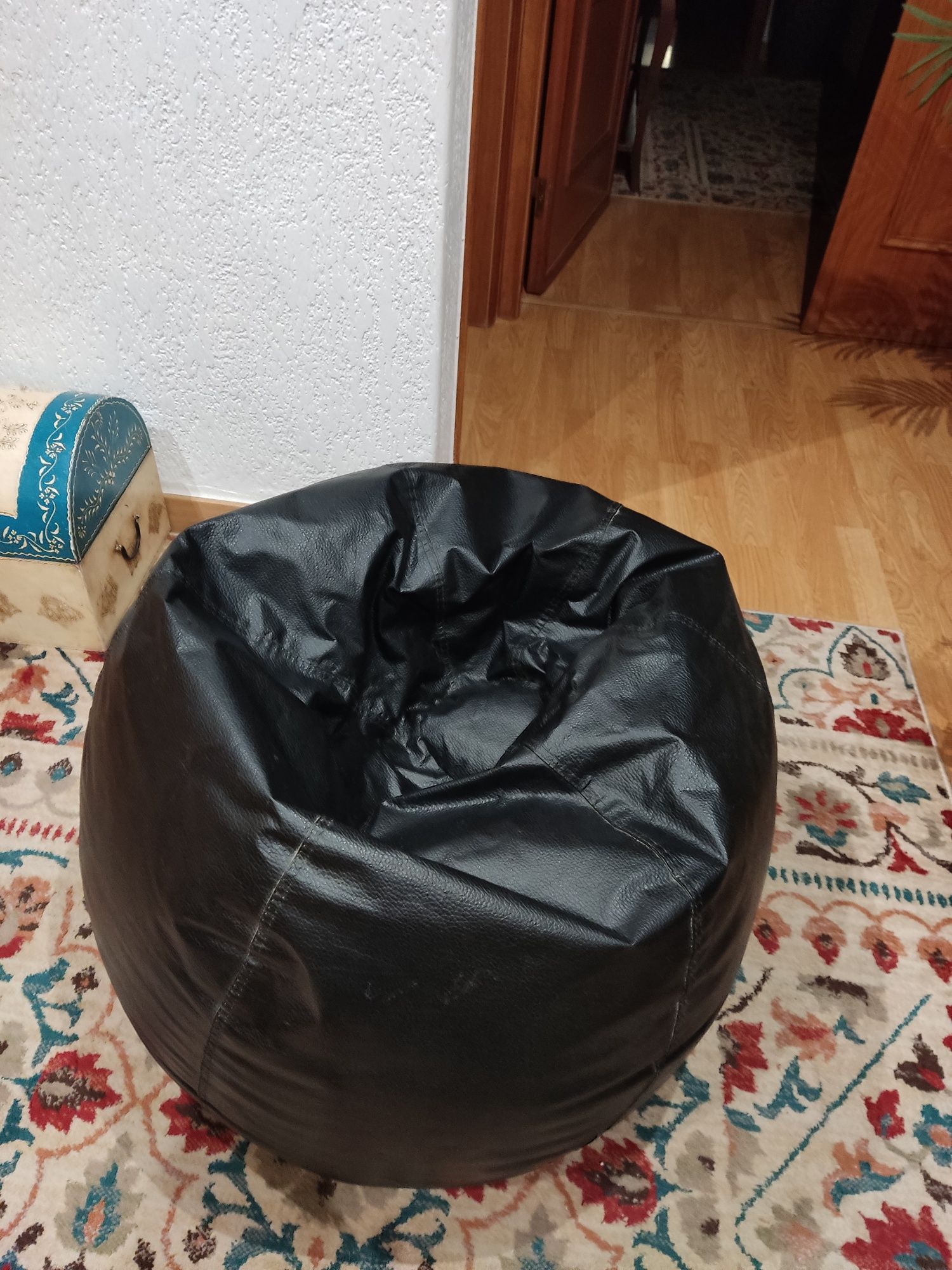 Pouf preto em excelentes condições