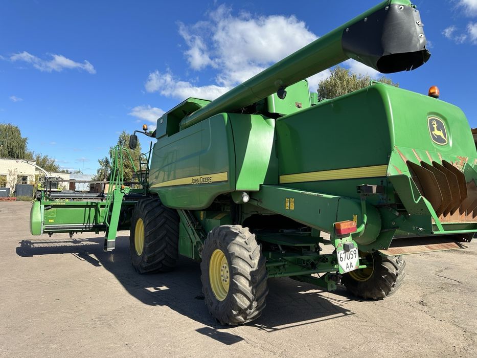 Комбайн John Deere W650