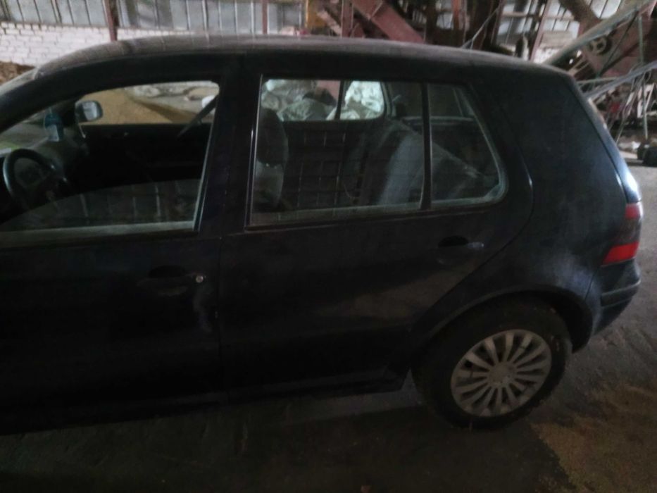 Продам Golf Volkswagen 1999 року не розстаможенний, на ходу