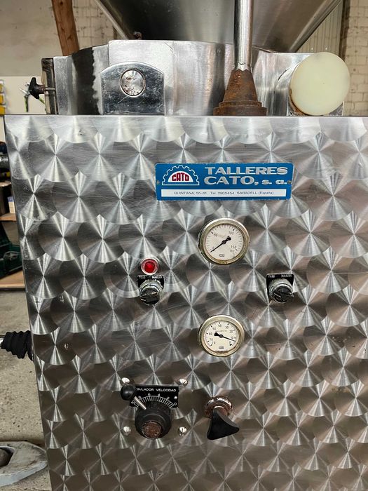 Nadziewarka próżniowa Talleres Cato 250 litrów