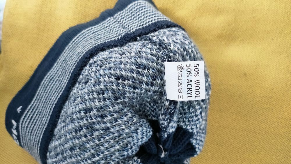 Czapka unisex Adams z pomponami