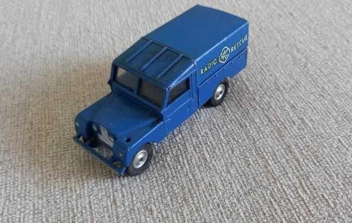 Miniatura - Land Rover 109 WB (CORGI TOYS)