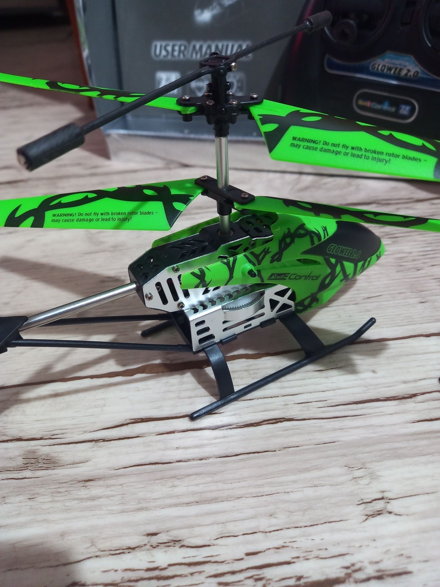 Helikopter na radio GLOWEE 2.0 Revell Control 23940