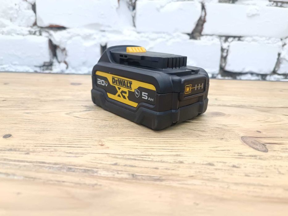 Акумулятор, батарея DeWALT (DCB184G) DCB205G 20V Oil-Resistant