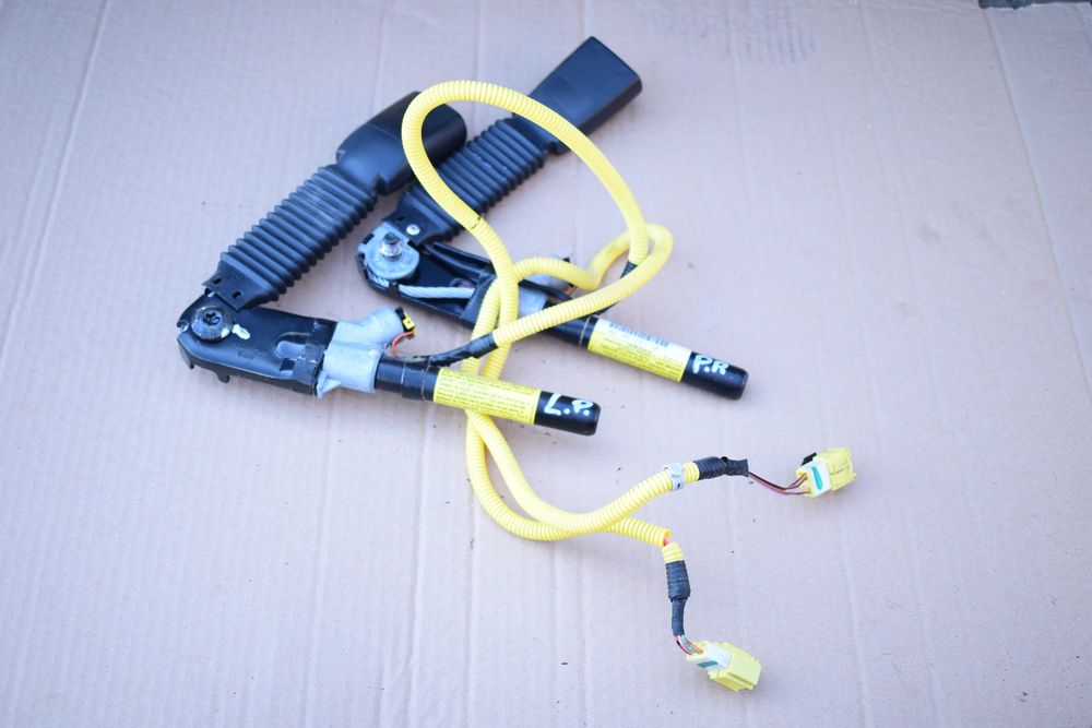 napinacz dopinacz pasa lewy prawy CHEVROLET CAPTIVA 07R.komlet