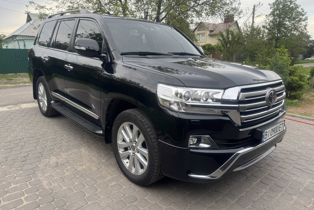 Toyota Land Cruiser 200 дизель автомат