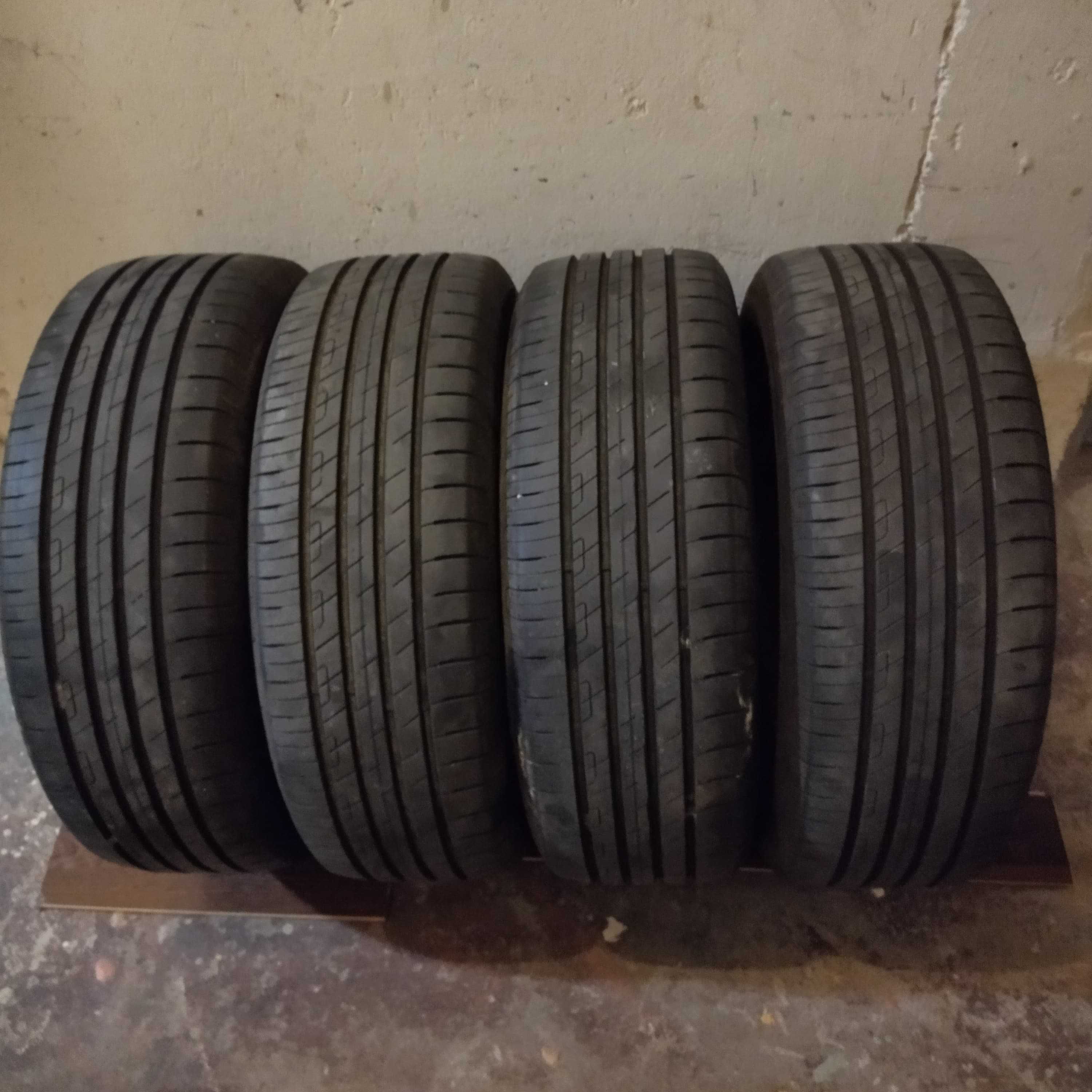 Opony Goodyear Efficientgrip Performance 215/55 R18