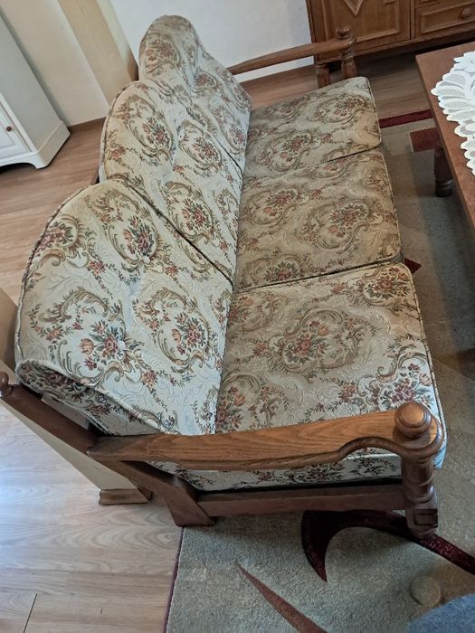 Komplet mebli dębowych – styl vintage – sofa, fotele, stół, komody