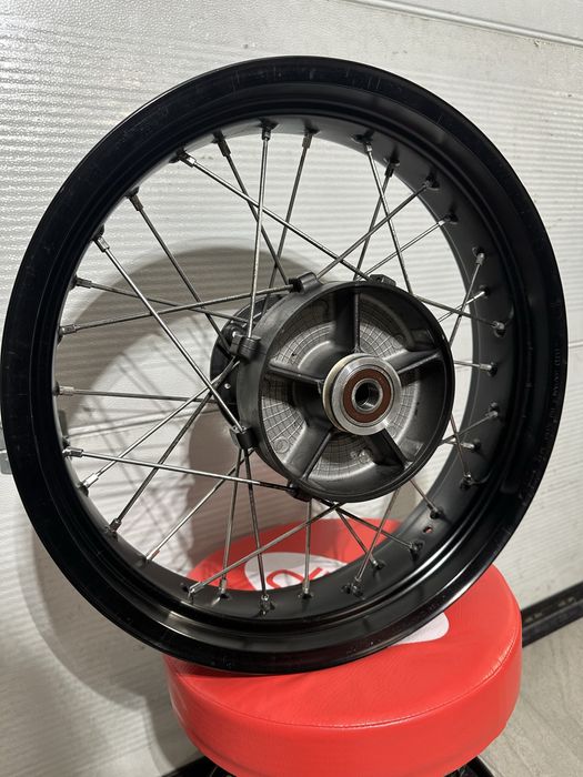 Felgi Honda Africa Twin 1000 – czarne, komplet, stan jak nowy