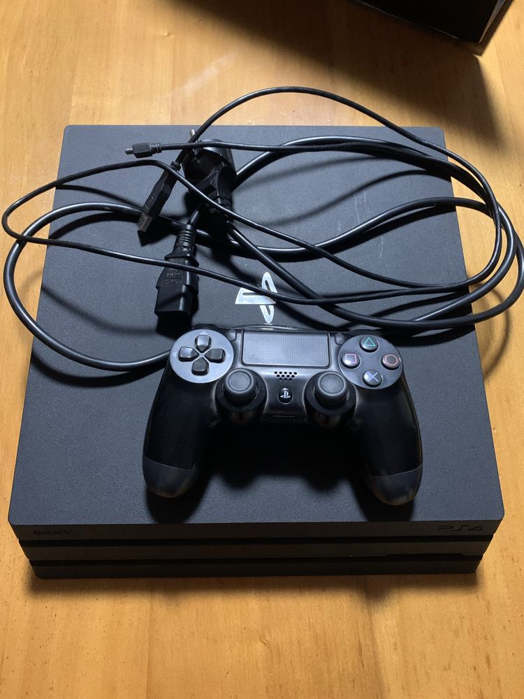 Продам PlayStation 4 pro 1TB