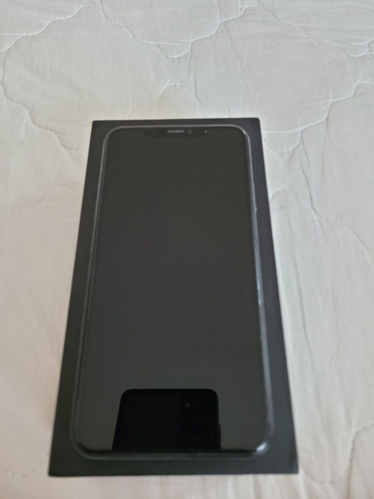 Iphone 11 pro max 64gb ( 12 se 128 )