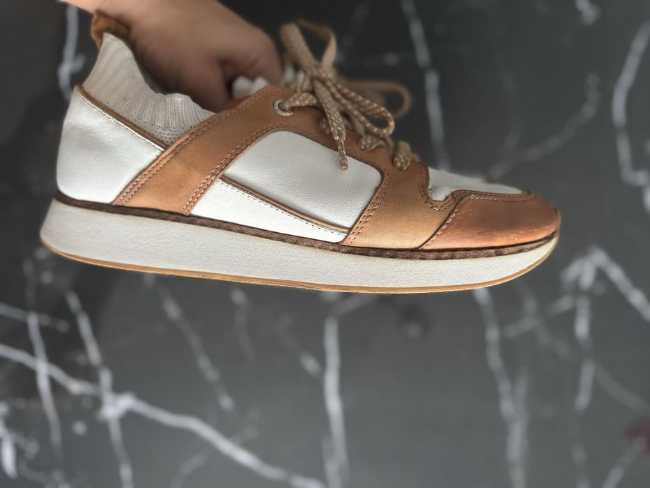 Кросівки шкіряні massimo dutti (24 см)