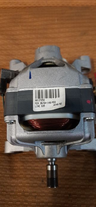 Двигатель indesit w83T.