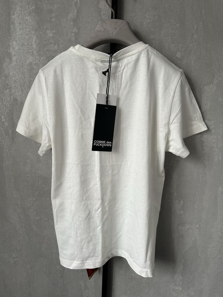 Футболка Comme des fuckdown 140р