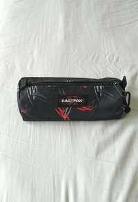 Estojo Eastpak preto