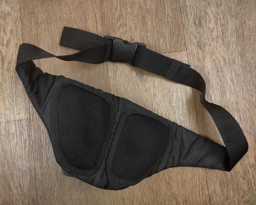 Поясна сумка Nike вінтажна вінтаж спортивна бананка чорна сіра y2k
