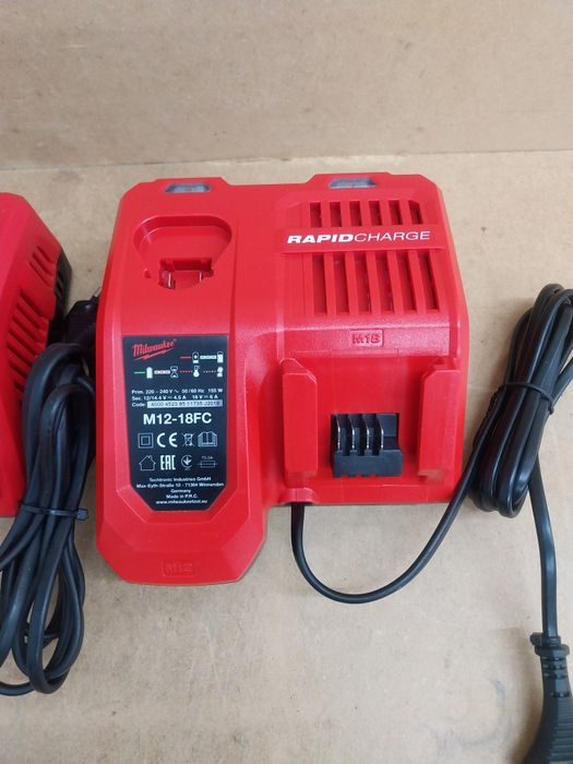 Milwaukee M12-18FC Szybka Ładowarka Akumulatorów Baterii