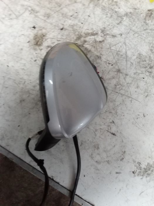 Lusterko prawe Audi A4 B9 14 PIN kolor LZ7G