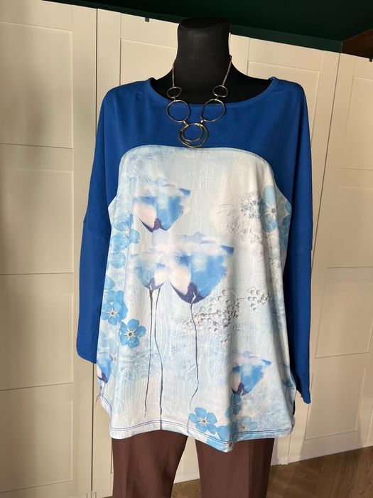 Niebieska bluzka w kwiaty z wiskozy rozmiar 44 marki Monnari