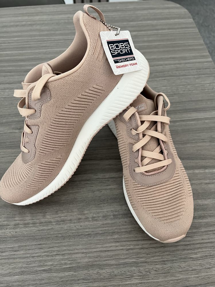 Skechers de Mulher Novas
