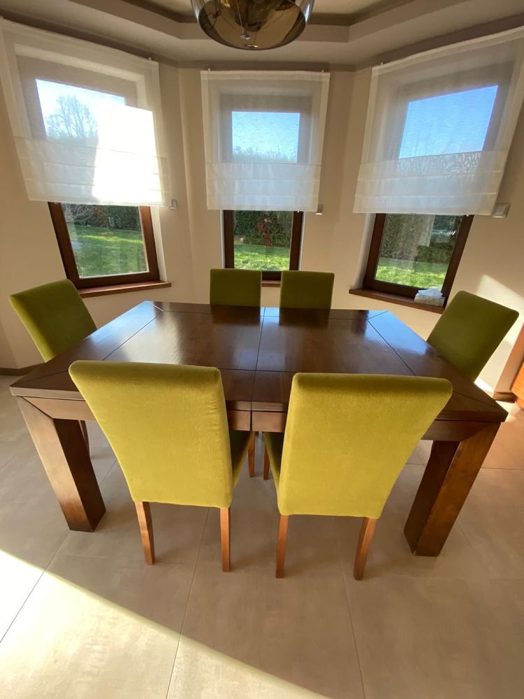 Krzesła tapicerowane w kolorze limonki