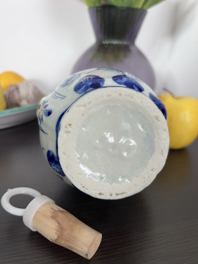 Karafka na oliwę porcelana