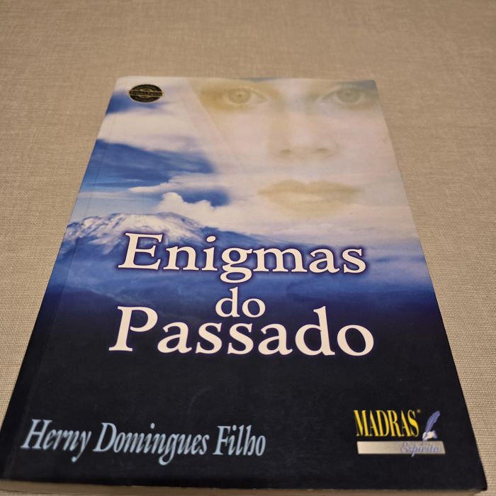 Livro  "Enigmas do Passado "