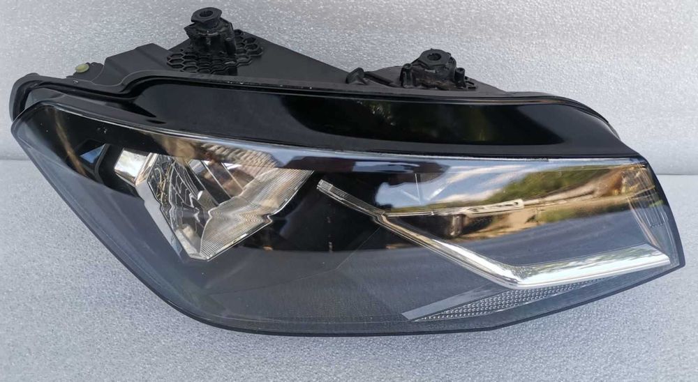 Фара правая Volkswagen Caddy 2015-2020г.в. оригинал