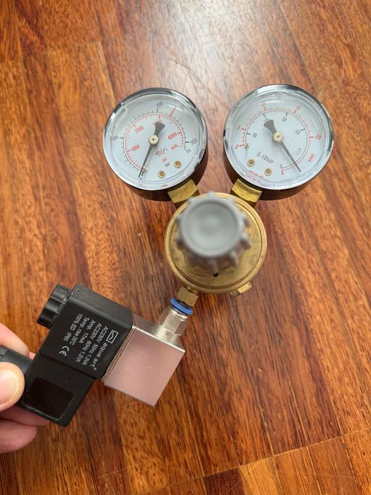 Reduktor CO2 wraz z elektrozaworem Akwarystyka
