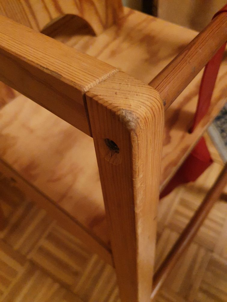 Krzesełko do karmienia drewniane