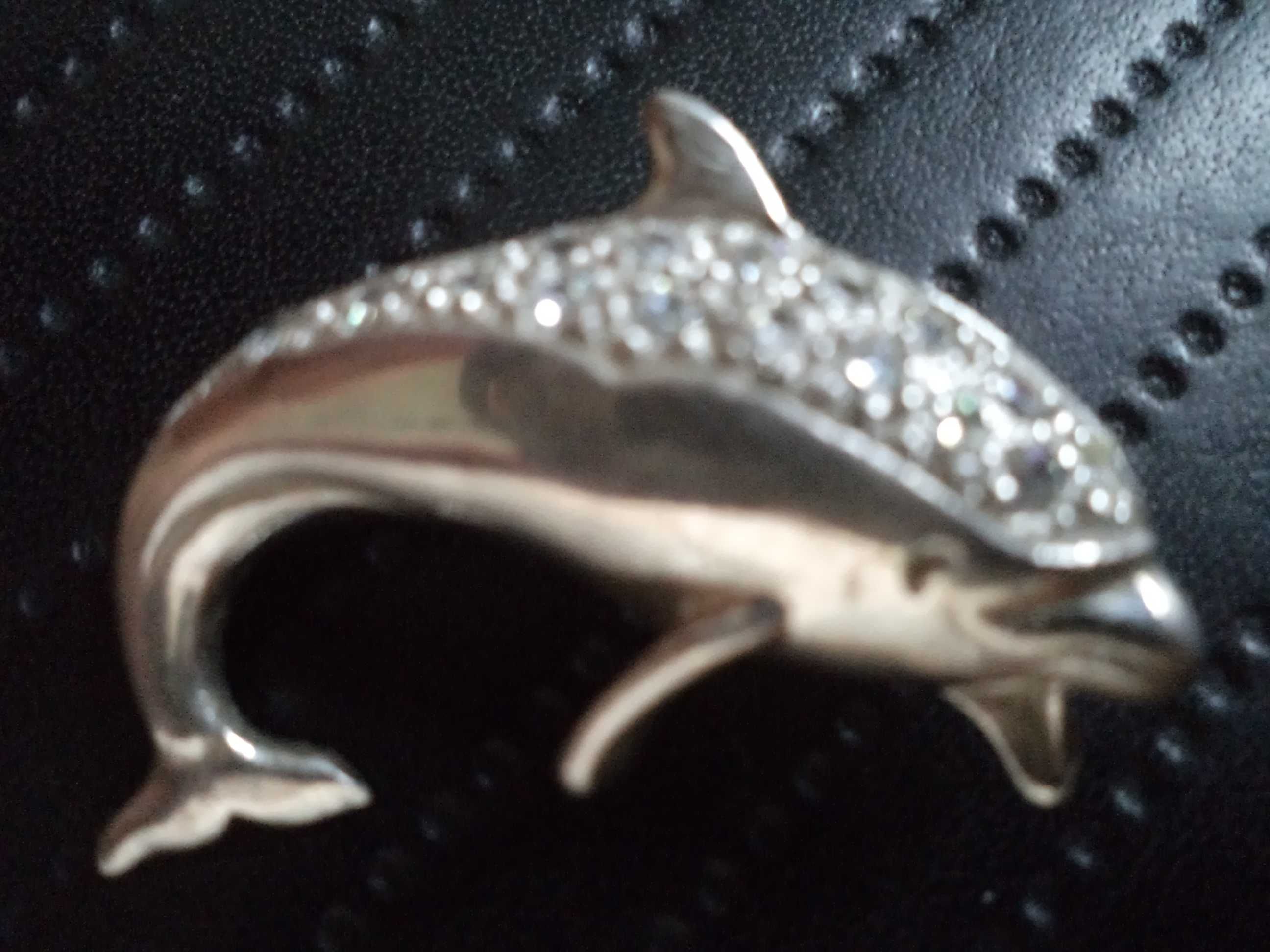 Delfin - Broszka ze srebra z cyrkoniami