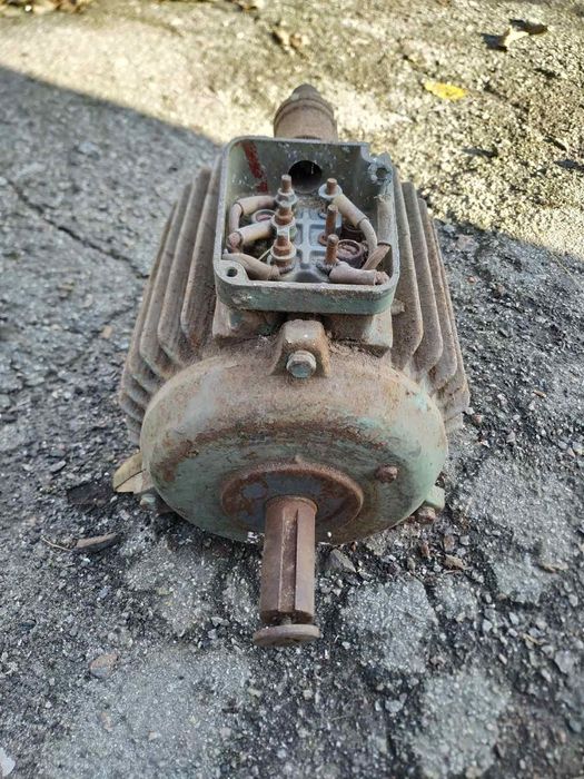 Продам ел.двигуни  від 2.2 кВт до 5.5 кВт