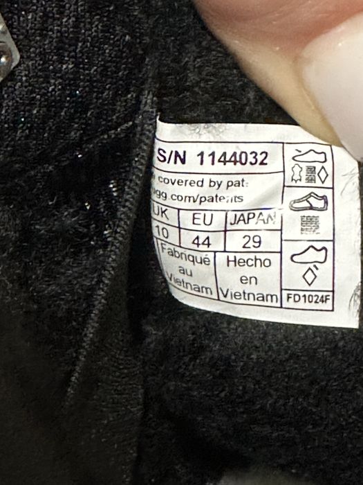 Нові кросівки UGG