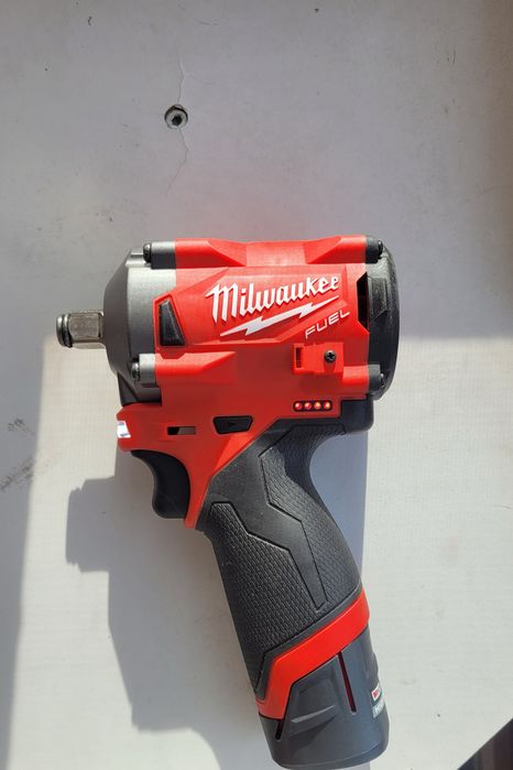 Гайковерт акумуляторний 1/2" MILWAUKEE, M12 FIWF12-0(2555), 339 Нм