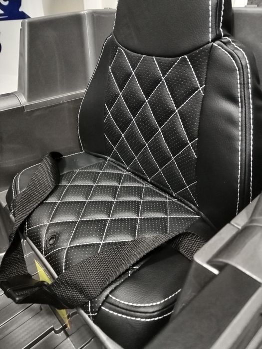 Carro eléctrico criança 12v rodas borracha Mercedes AMG g63