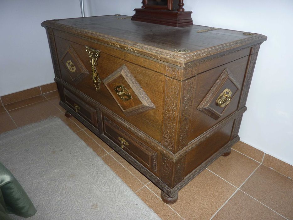 Arca / Bau de madeira antiga