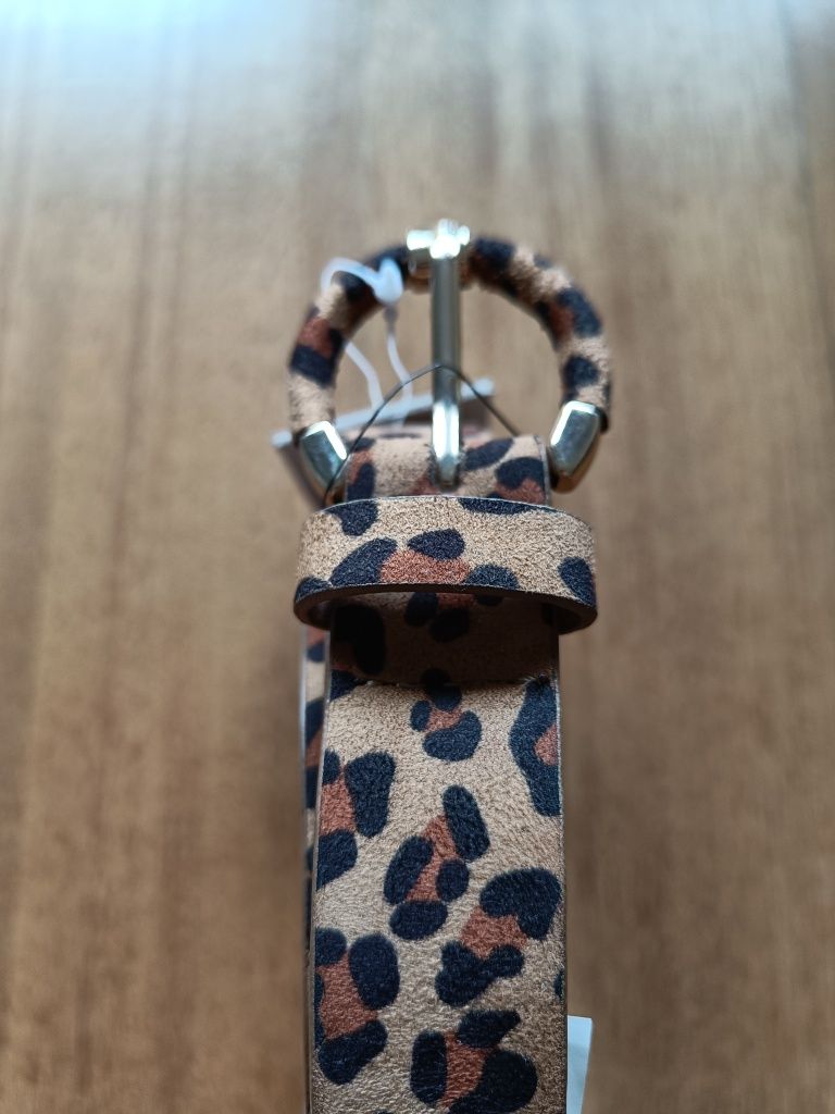 Cinto padrão leopardo novo