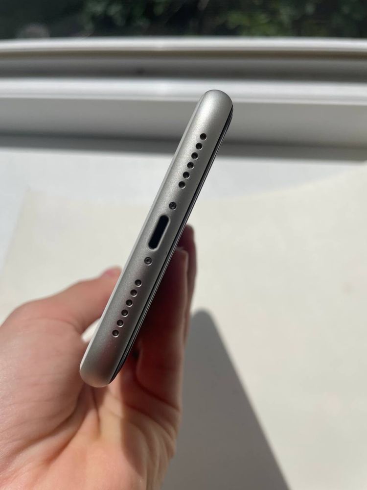 Iphone 11  white  128gb neverlock