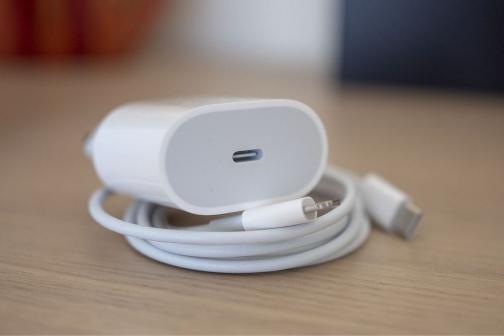 Зарядний пристрій Apple 20W USB-C Power Adapter White