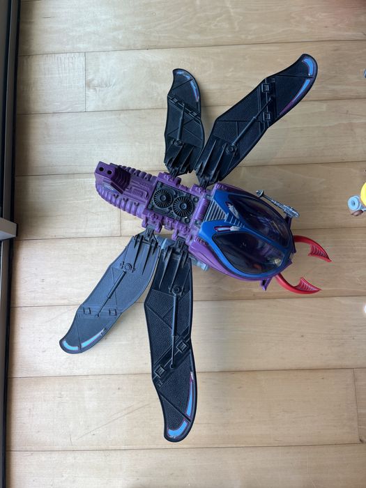 Barcos de pirata, cars e extraterres