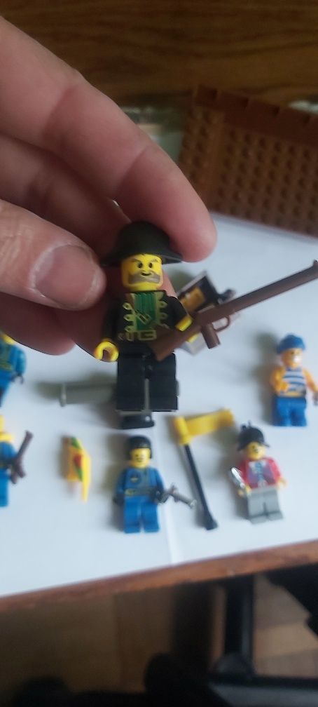 Лего человечки (пірати)