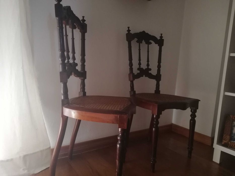 Cadeiras românticas dos inícios do sec. XX, restauradas