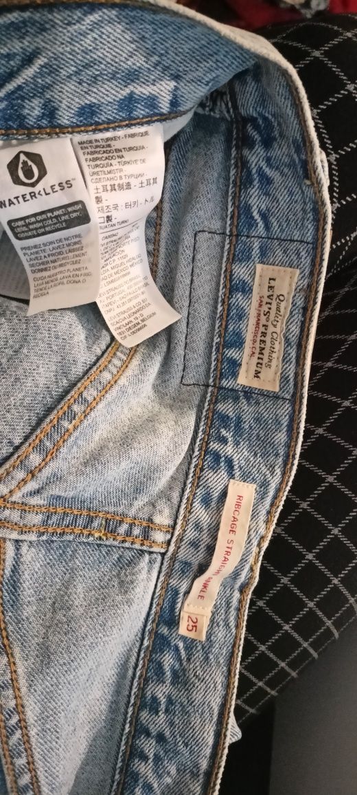 Levis r25 XXS-XS dzinsy